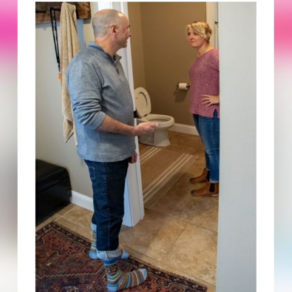 Blue Q I LEFT THE SEAT UP FOR YOUR M-CREW SOCKS - Picture 3 of 3